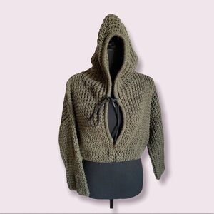 LF BSBW dark green short sweater with hoodie